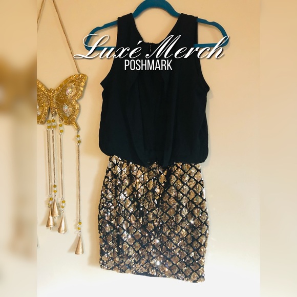 ✨♠️Gold and Black Sequin mini skirt♠️✨ - Picture 1 of 5